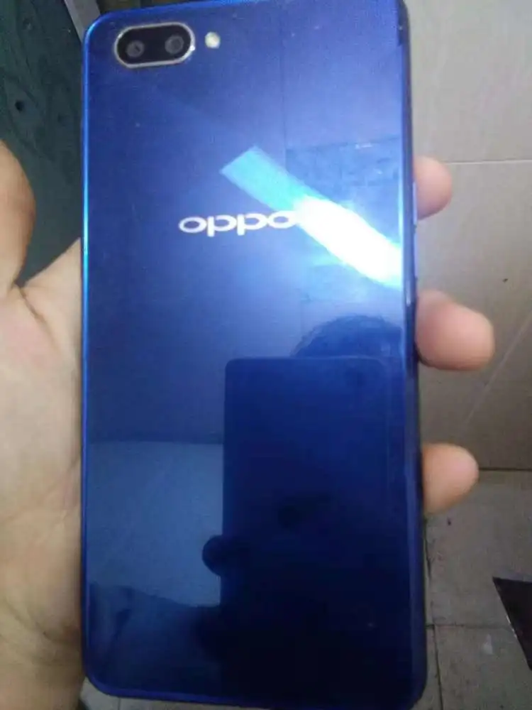Смартфон Oppo A83 4G LTE Android 7,1 MTK6763T Octa Core 5," ips 1440x720 4G ram 32G rom 13,0 МП Face ID