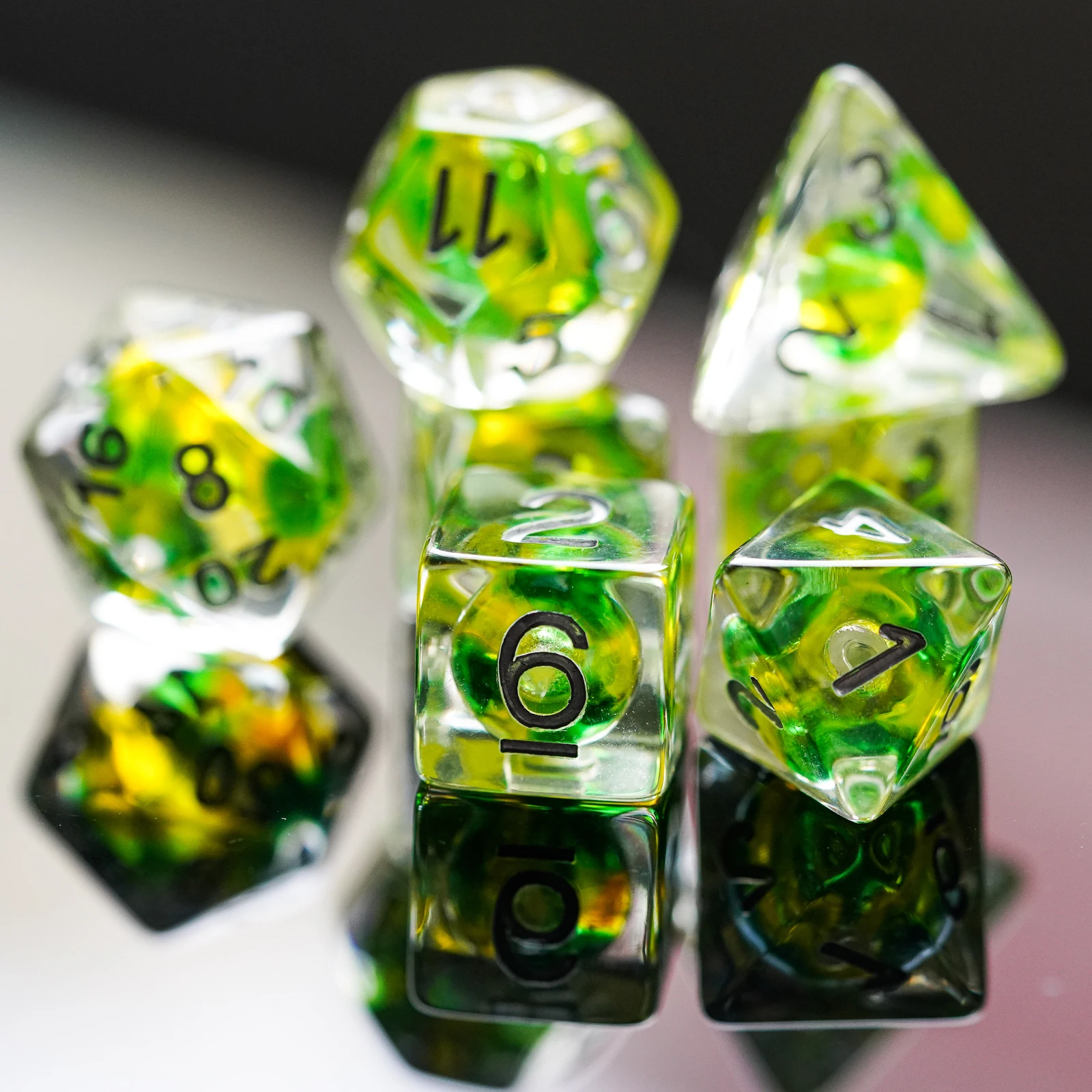 7Pcs/Set Glass Beads DND Dice D&D Dice D4 D6 D8 D10 D D12 D20 Polyhedral Games Dice Set for