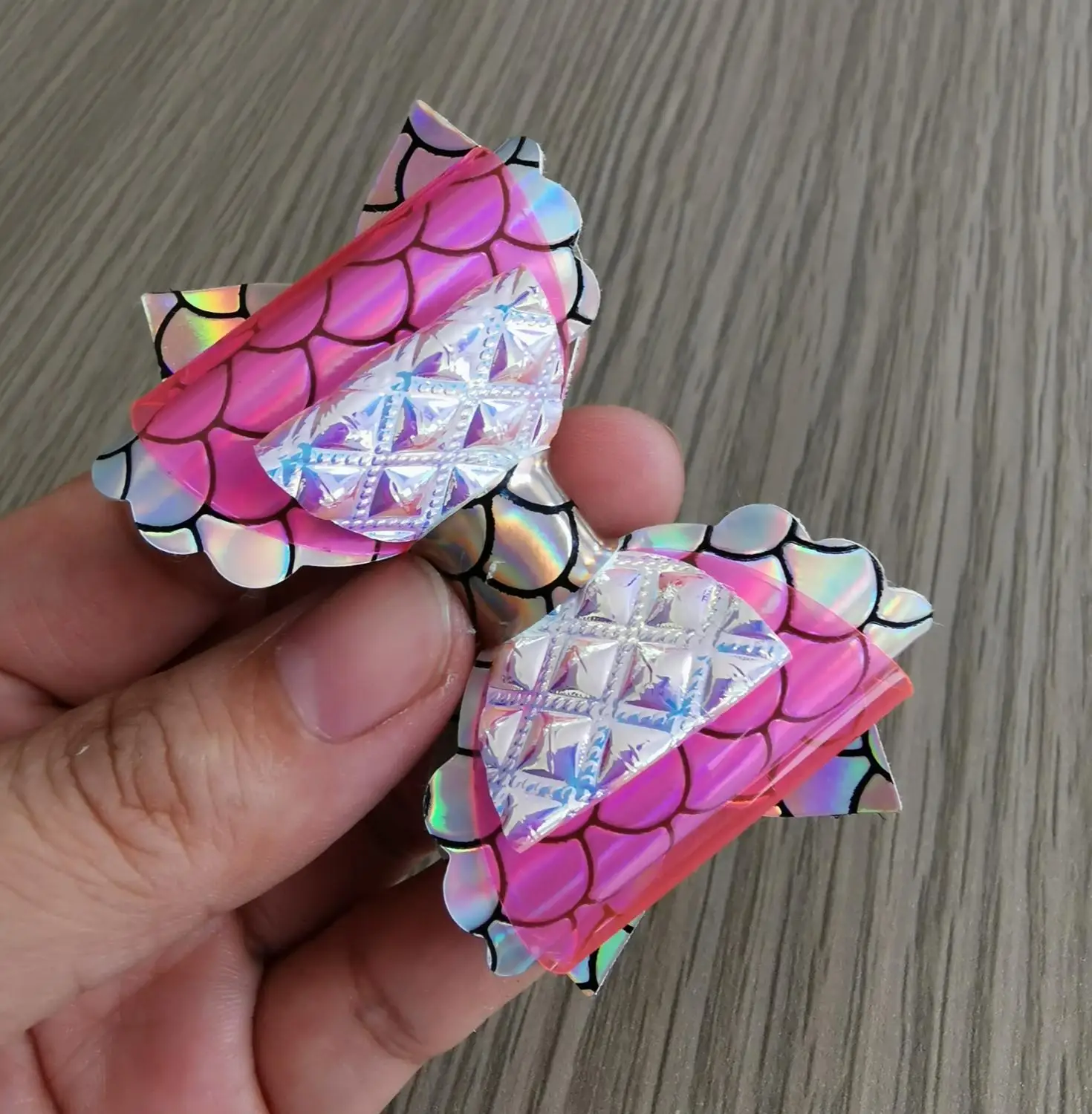 

Hand cutting templates SMR-BOW0056 for hair bow shapes