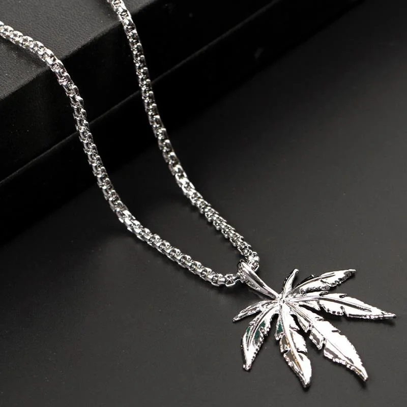 2021 Trendy Round Compass Pendant Men Necklace Box Chain Temperament Stainless Steel Necklace For Men Jewelry Gift