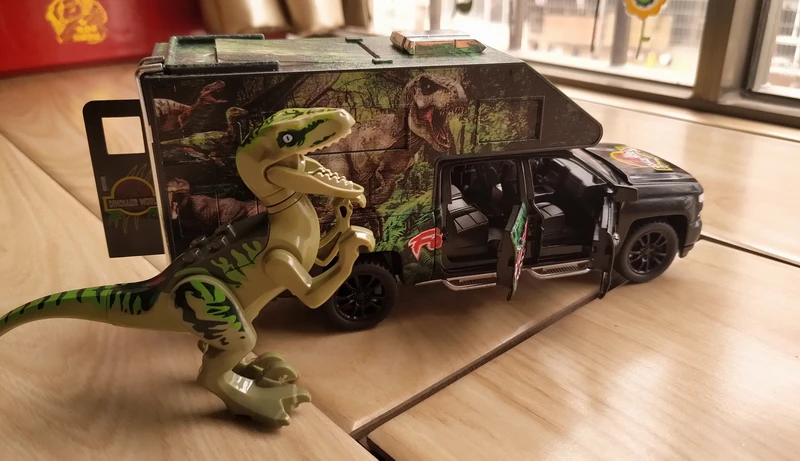  1:32 Dinosaur Car Model Jurassic Park Alloy Diecast Toy Flash Pull Back Kids Toys Christmas Birthda