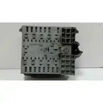 

46778446 BOX RELES/FUSES FIAT POINT SALOON (188)