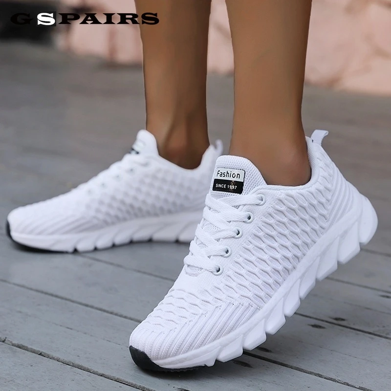 women's lightweight white sneakers