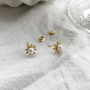 

Hot Sale Natural Freshwater Pearl Stud Earrings For Women Statement Korean 925 Sterling Silver Floral Earring Party Gifts