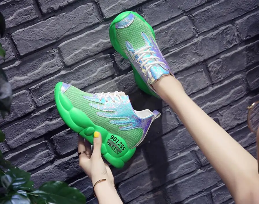 Женские кроссовки дышащие сетчатые зеленые женские туфли на платформе Летние вязаные повседневные туфли на плоской подошве женские кроссовки W6