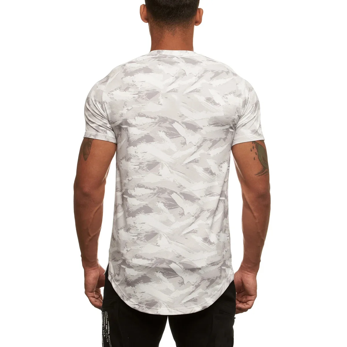 ONMODEL-7.30.206215-Edit_2048x