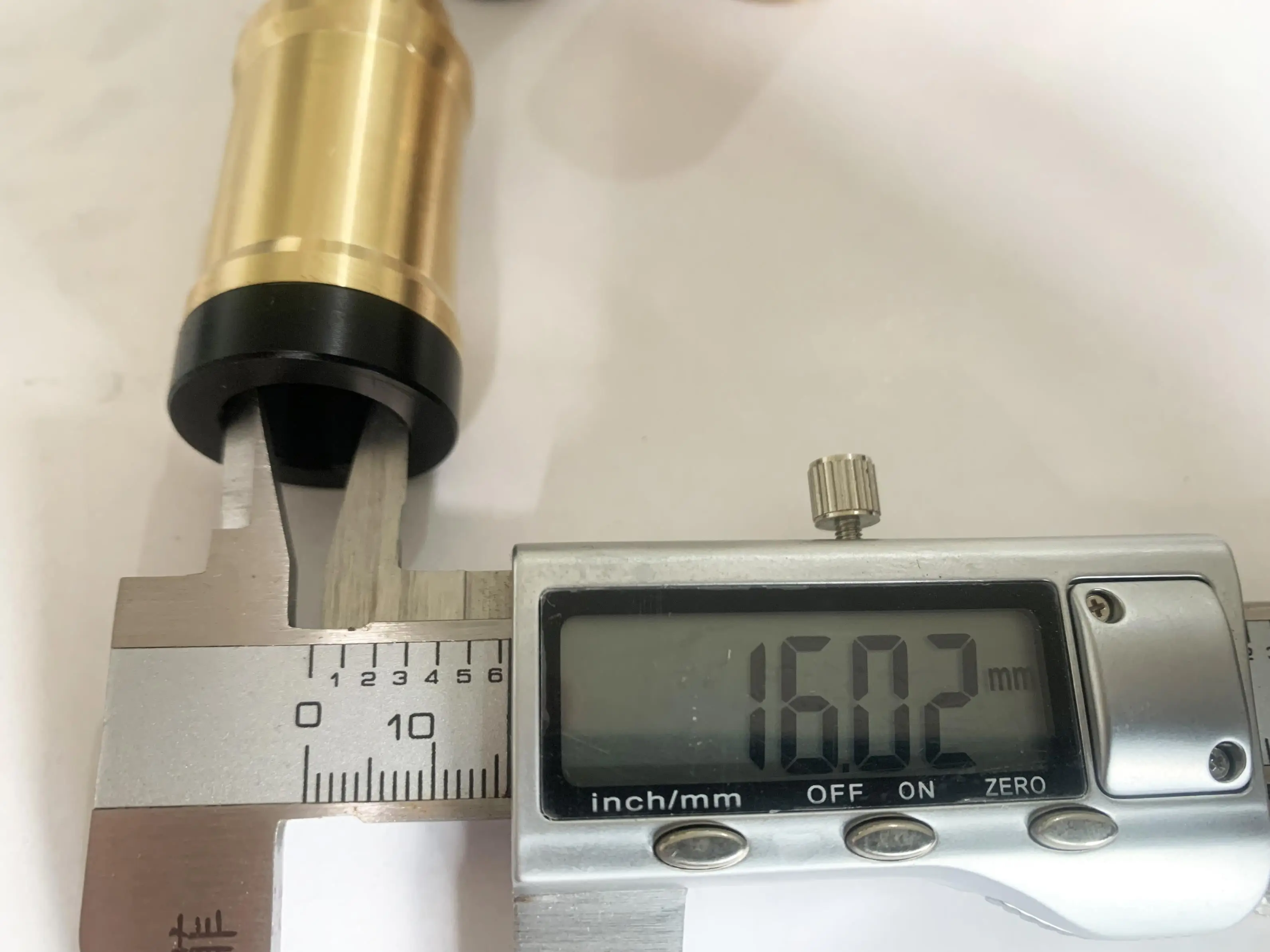 Shan Bao ���� �ܵ��� Ư�� ���Ϸ�Ʈ �˷�̴� �ձ�, �׼����� ��ü ��Ʈ