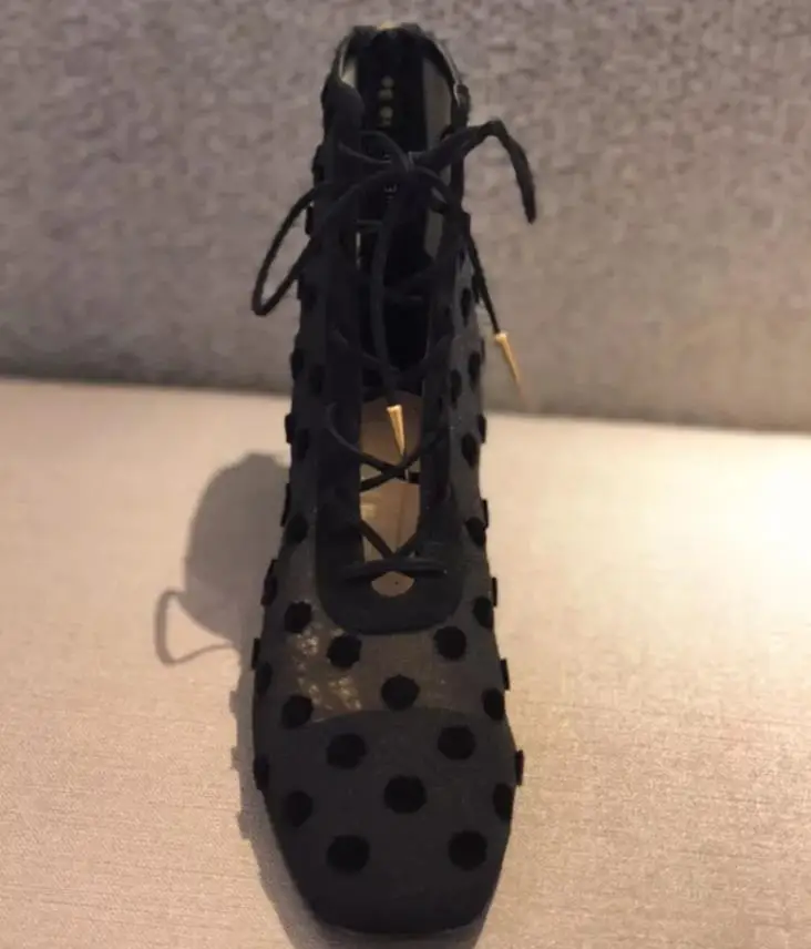 Для лета 2019 новые римские сандалии с квадратным носком и сетчатыми