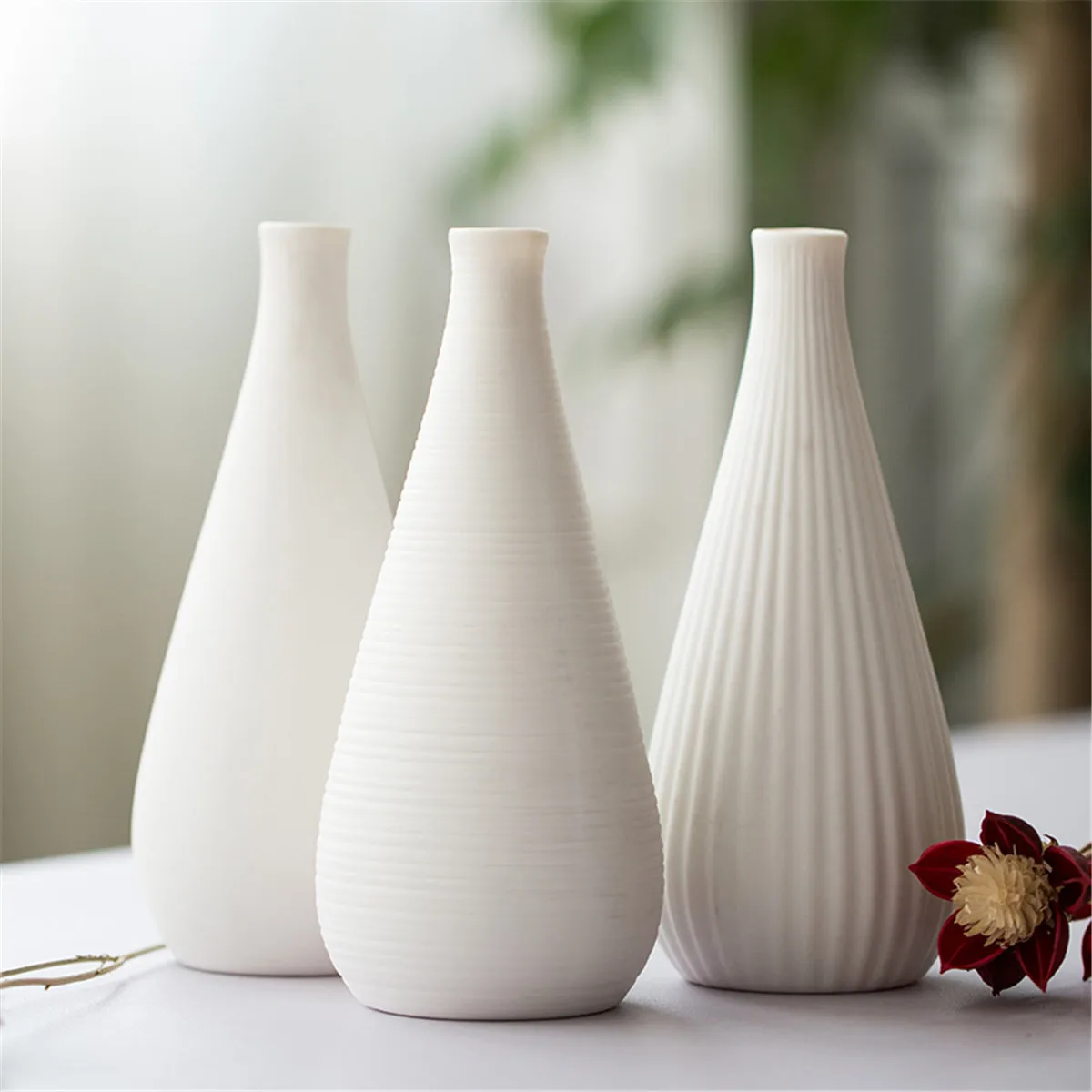 

White Nordic Vase for Flowers Modern Ceramic Vase Tabletop Decorative Floral Small Flower Vases Home Décor for Living Room Mesa