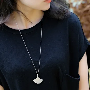 

Ginkgo Leaf Pendant All-match Simple Sweater Chain Modern and Trendy/Women Long Autumn and Winter Decorative Necklace