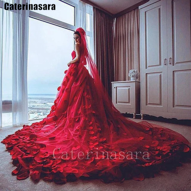 G186, Red Prewedding Shoot Infinity Long Trail Gown Size ( XS-30 To L –  Style Icon www.dressrent.in