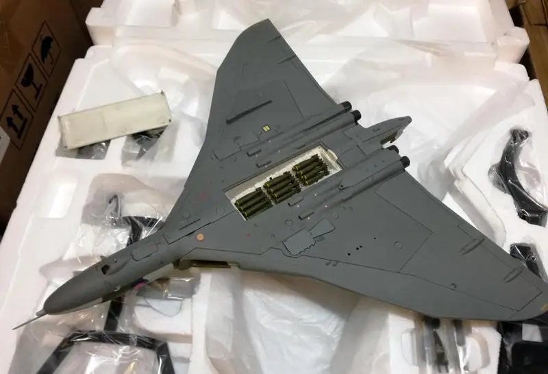 CORGI AVRO VULCAN B.2 XM607 RAF № 44 эскадрилья операция Черный Бак falkland CONFLICT Южная Африка 1982 1/72 литая под давлением модель