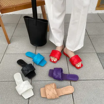 

2020 New Summer Woven Slippers Women Slip On Slides Fashion Brand Square Toe Flat Casual Flip Flops Beach Slippers Slide Sandals
