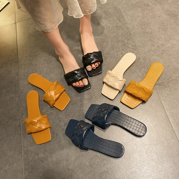 

SLHJC 2020 Summer Women Slippers Flat Heel Anti Skid Open Toe Casual Leather Sandals Holiday Beach Sand Slides Drags
