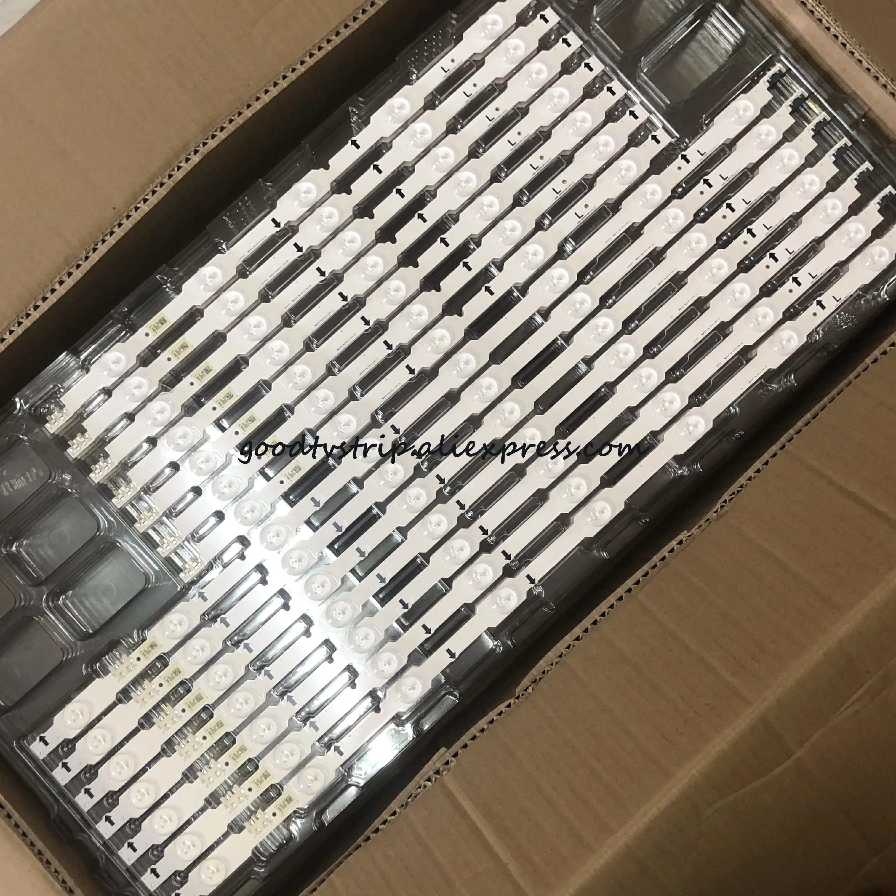 

LED Backlight Strip for UE55HU6900D UE55HU6900S UE55HU6900U UE55HU6905U UE55HU7000U CY-GH055HGLV3H 2014SVS_UHD_55_3228_R05 L08