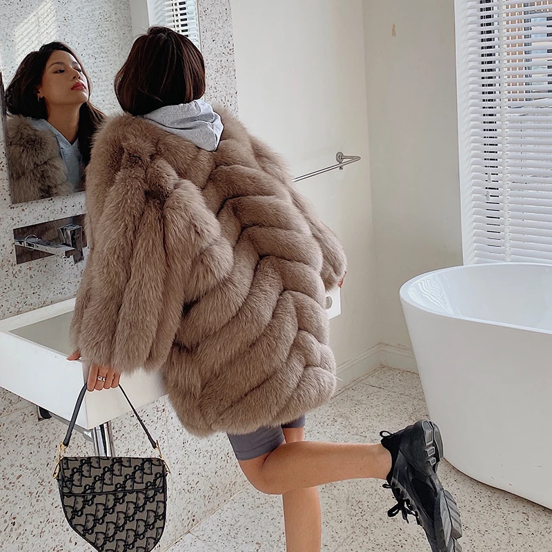 Рисунок 3 - Женская зимняя модная зимняя куртка