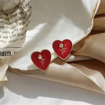 

Sweet temperament of restoring ancient ways is light red roses drip love stud earrings luxury joker no ear pierced earrings