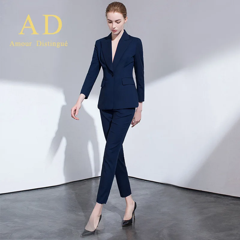 Рисунок 4 - Женский офисный костюм