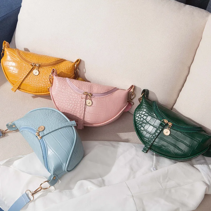 

2020 Spring and Summer Fashion Wild Chest Bag Diagonal Bag Crocodile Pattern Chic Niche Saddle Semicircle Bag Trend Female Bag