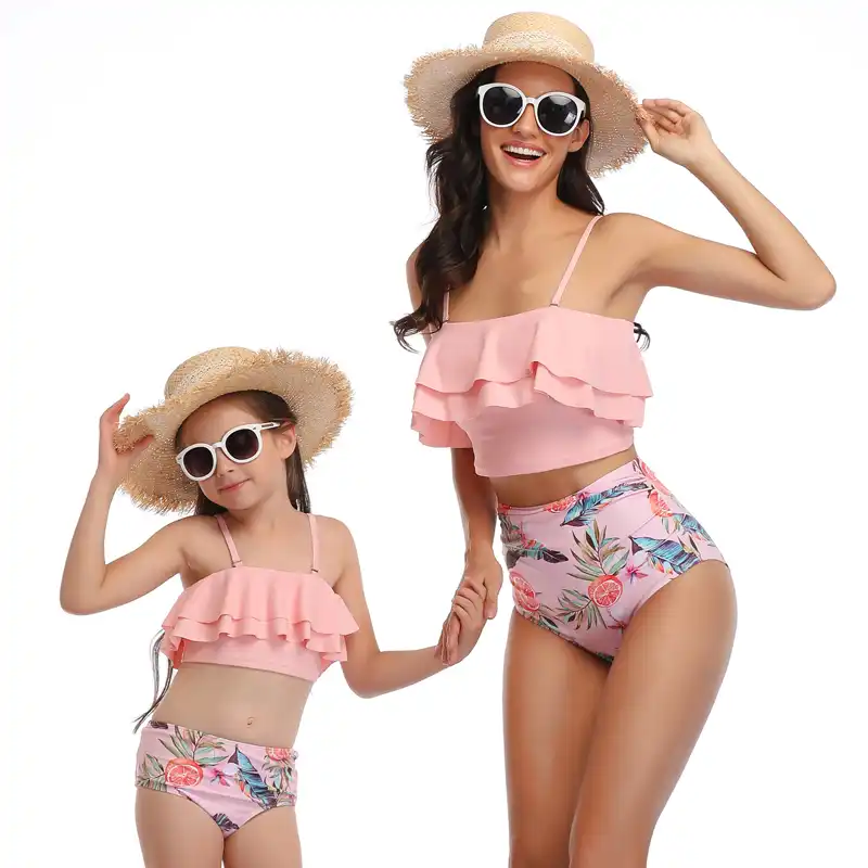 mother and daughter matching swimsuits