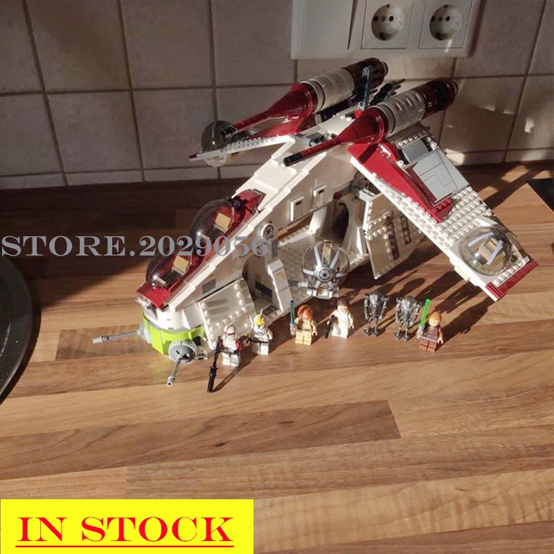 

In Stock 05041 Star Wars Series The Republic Gunship 1175pcs Building Blocks Compatible with 75021 Bricks Toys Gifts