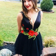 A-Line платье для выпускного вечера v-образным вырезом Низкий вырез черный тюль платье для выпускного вечера с аппликациями