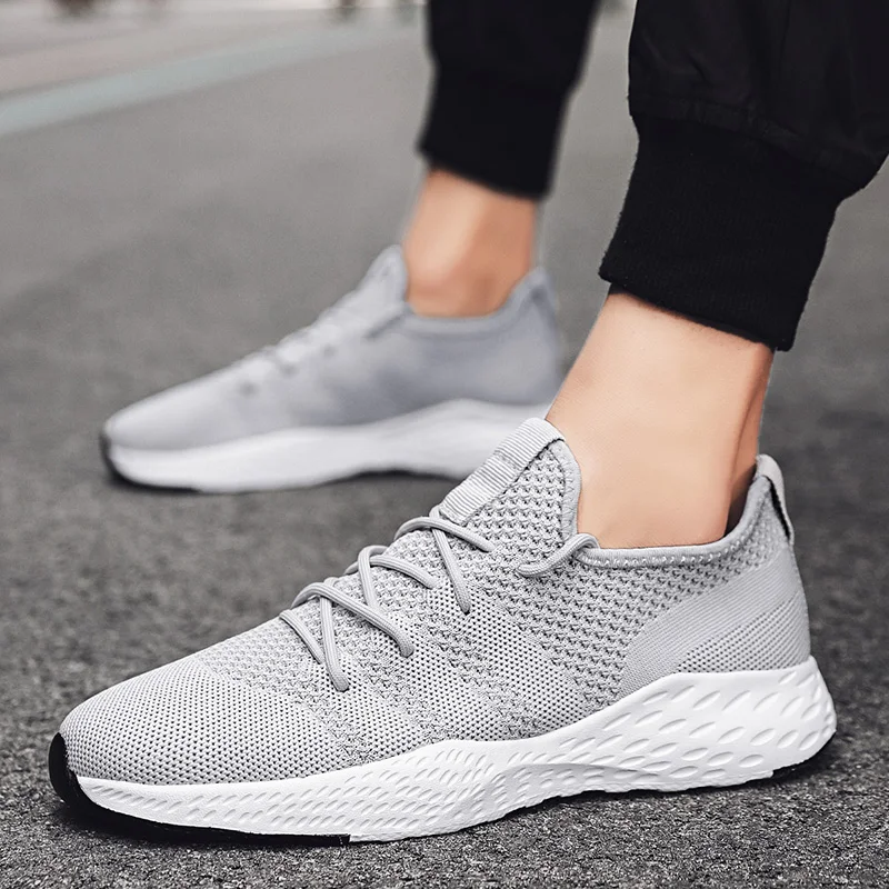 

Running Shoes Korean Version of The Breathable Lace Light and Solid Color Sneakers Outdoor Leisure Sports Men's Shoes