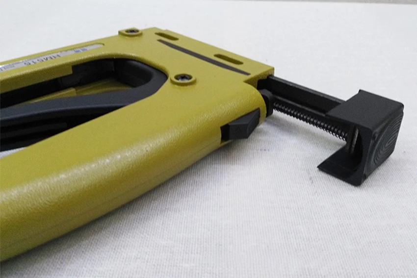 Tracker Arma Ferramentas de Ponto Cruz Placa