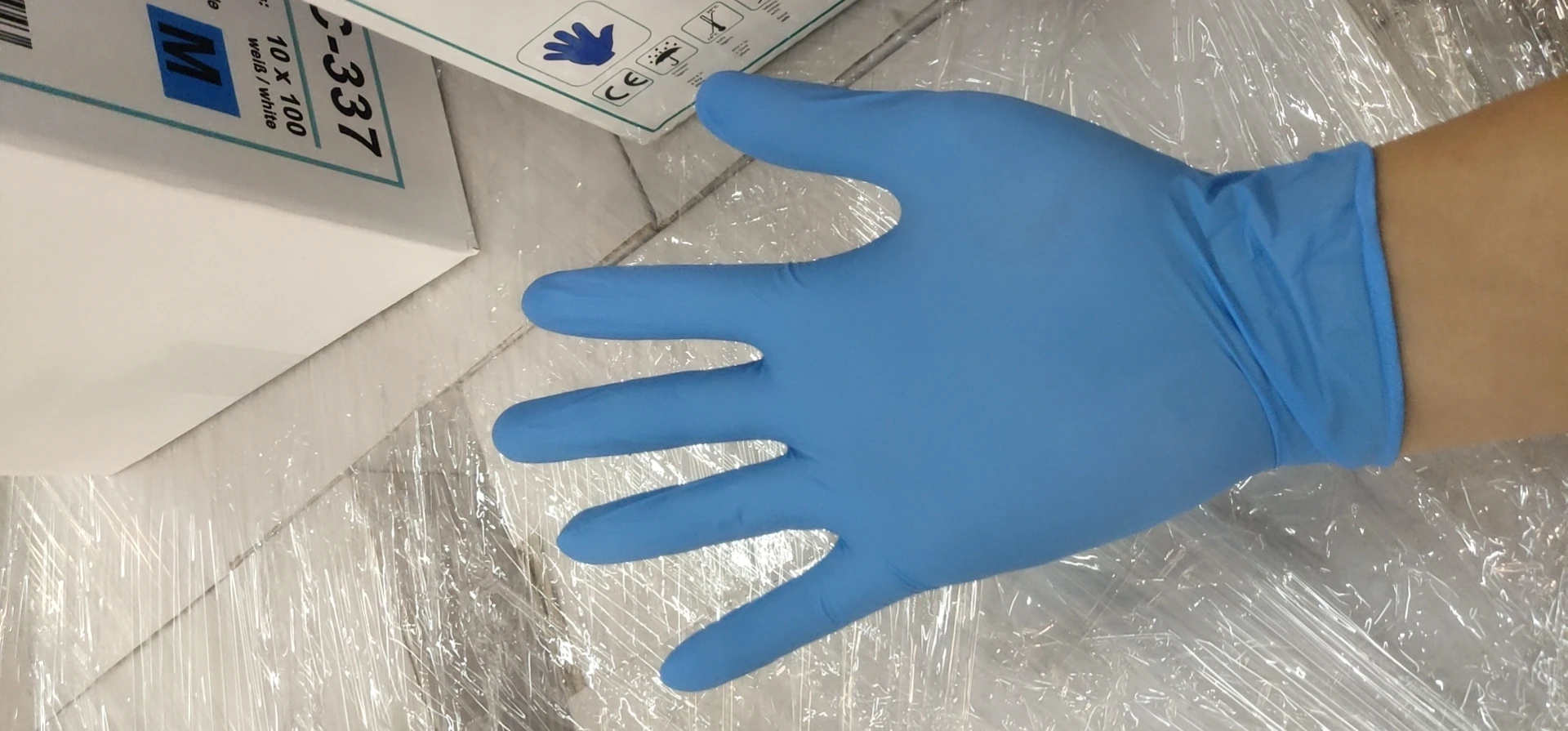 

100PCS Blue White Color Disposable Latex Gloves Garden Gloves for Home Cleaning Rubber or Cleaning Gloves Universal Food Gloves