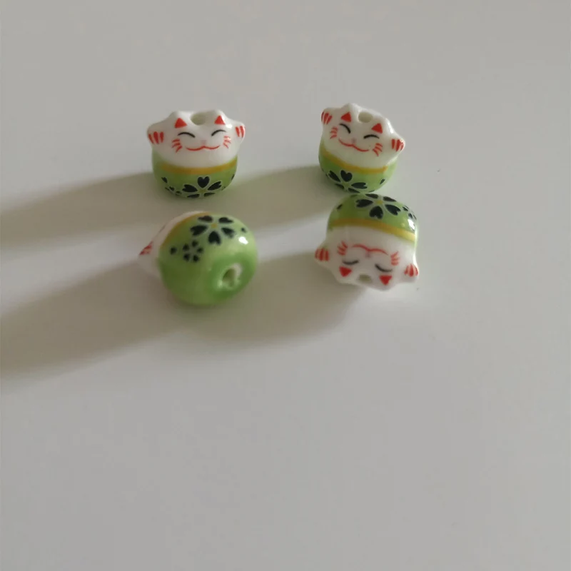 30pcs 13x14mm Hand Painted Lucky Cat Ceramic Beads Vertical Hole Loose Spacer Cute Animal Ceramics Bead For Jewelry Making DIY