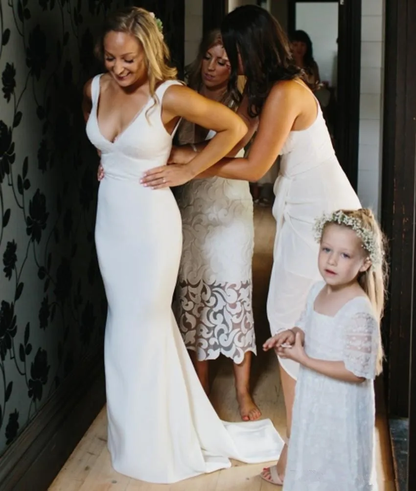 2019-Satin-Lace-Mermaid-Wedding-Dress-Simple-Plain-Plunging-Deep-V-neck-Empire-Waist-Backless-Bridal (2)