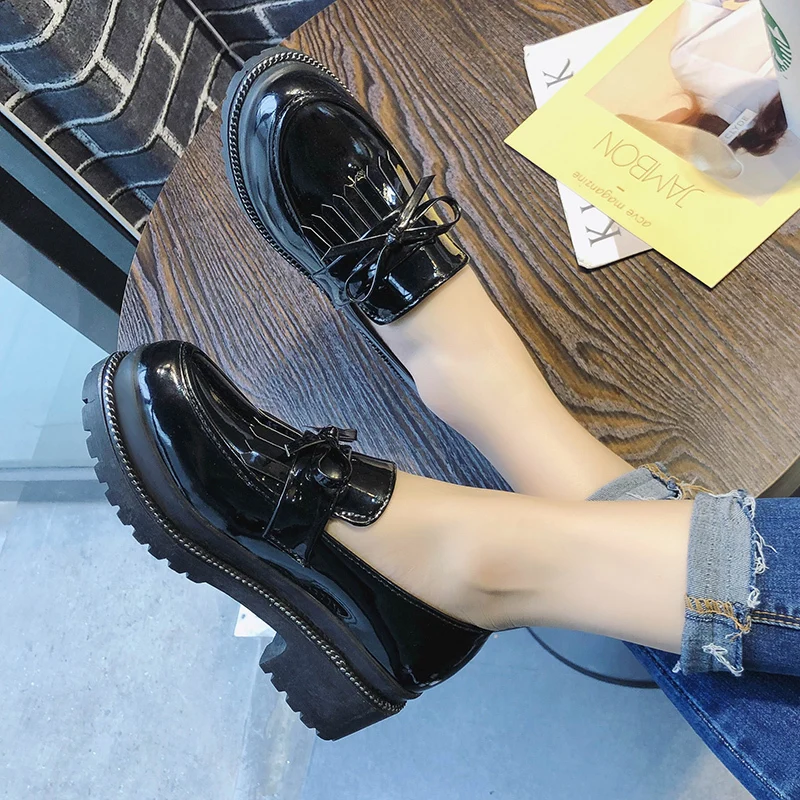 Online Nuevos zapatos de plataforma de fondo grueso mujer flecos borla Zapatos estilo oxford para dama mocasines planos femeninos de charol deslizamiento en los zapatos de las señoras