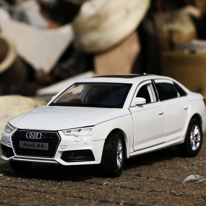 Модель автомобиля AUDI A4 1:32 из сплава Литые и игрушечные автомобили модель