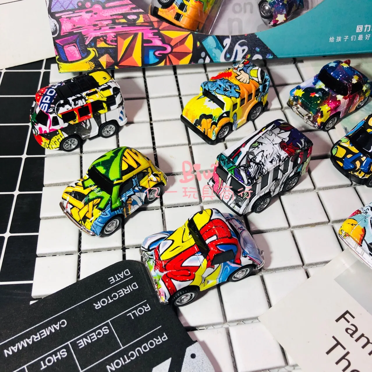 

Storage Box Children Portable Stroller Model Metal Car Mode Camouflage Model Toy Car Graffiti Bus Metal Car Warrior