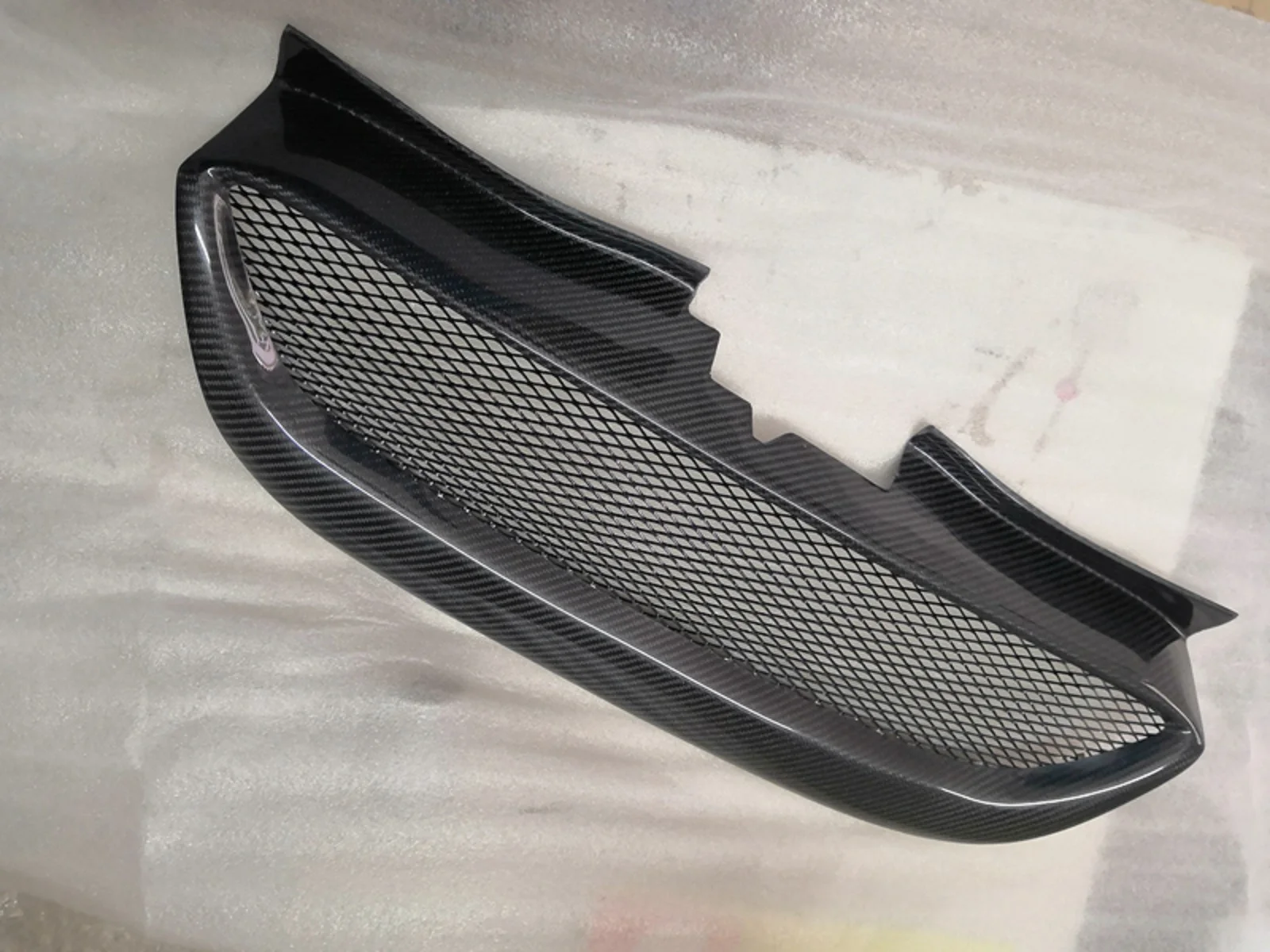 

Carbon Fiber Front Mesh Grille Gril for 2009-2012 Hyundai Genesis Coupe Type B