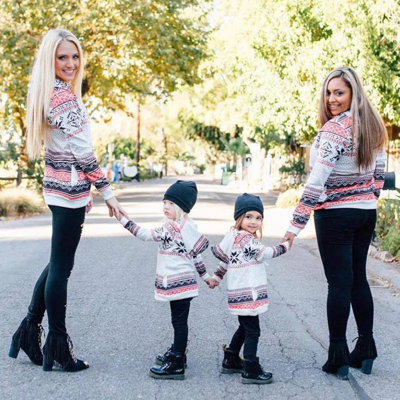 

LOOZYKIT Family Matching Sweaters Christmas Snowflake Print Sweatshirt Mom Son Outfits Mommy and Me Mother Daughter Xmas Clothes