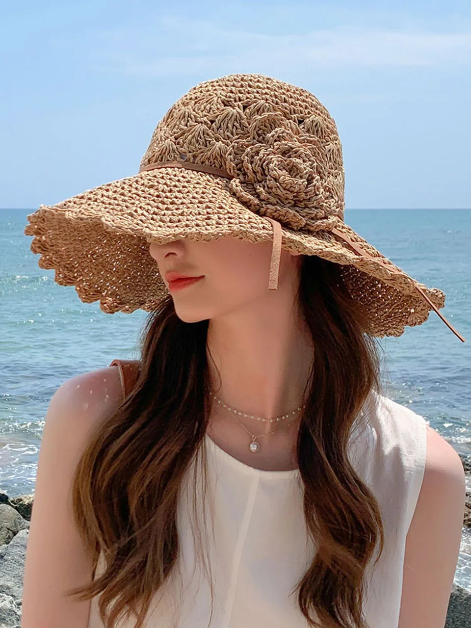 2021 di MODO di Estate delle Nuove Donne di Sun Benna berretto di pizzo beige Bowknot Fiori Nastro Piatto top Panama morbido Cappello di Paglia spiaggia_voghion.com