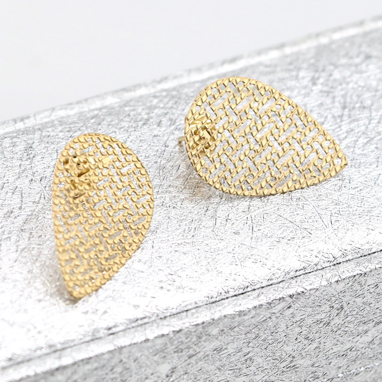 10 шт./партия, Модные ажурные серьги из нержавеющей стали с капельным узором, женские серьги, соединители, накладки для сережек DIY, ювелирные изделия