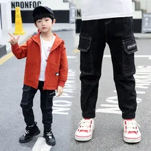 Детские джинсовые брюки для мальчиков; коллекция года; весенняя одежда; стиль; детские брюки с надписями и карманами