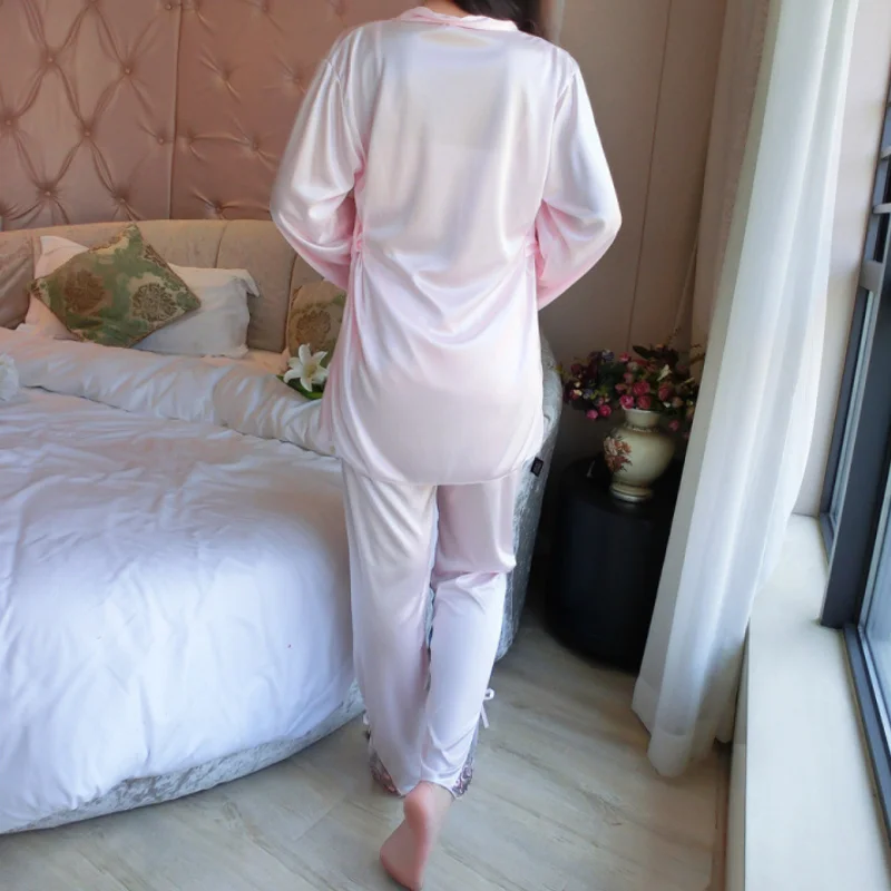 Комплект пижамный женский из 3 предметов однотонная атласная кружевная вышивка