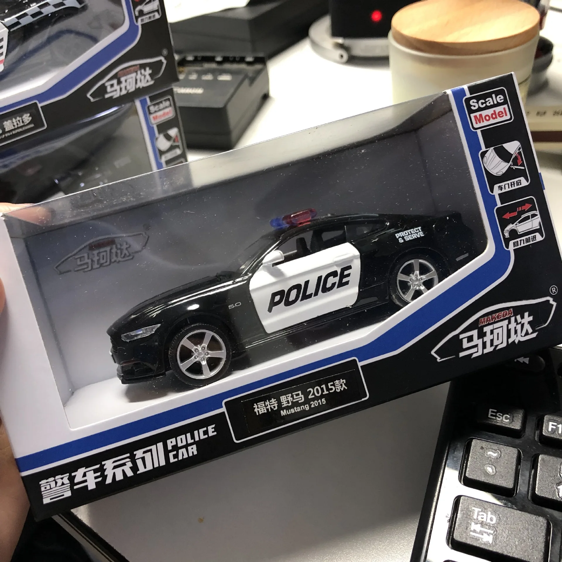 1:36 высокая имитация ламбор Dodge Ford Mustang f150 Пикап сплав Полицейская машина детская игрушка оттягивающая модель полицейской машины для подарков - Цвет: 554040P with box
