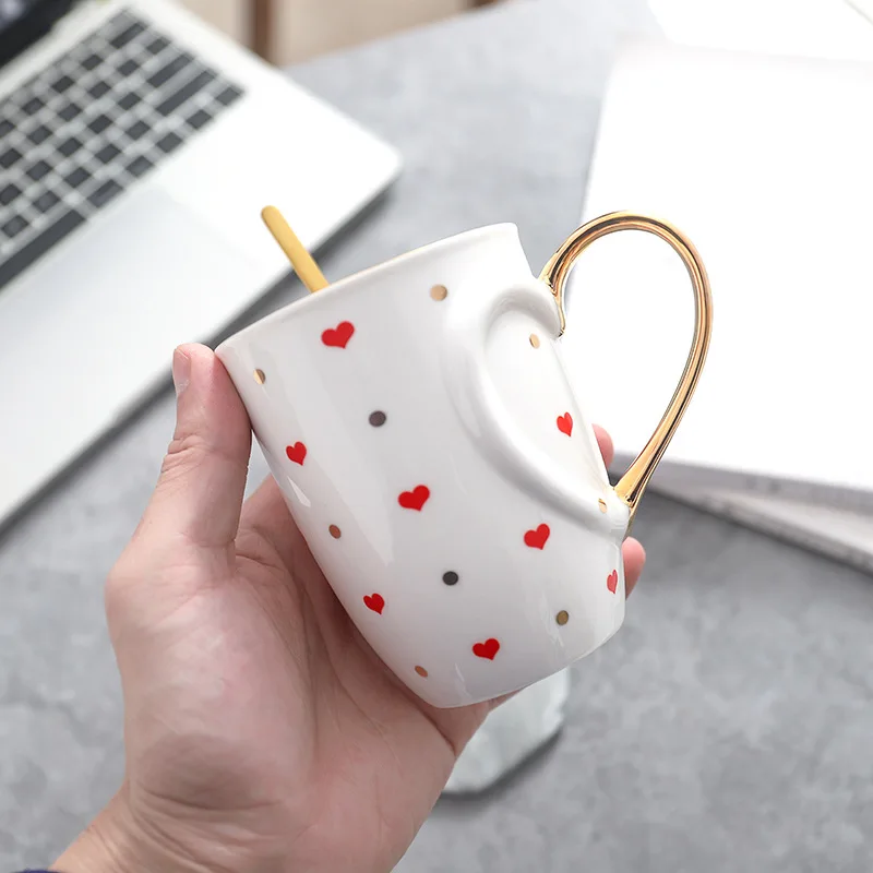 

Cute gold wedding pink ceramic cup with spoon peach heart red cup office flower tea cup creative student cup wedding gift