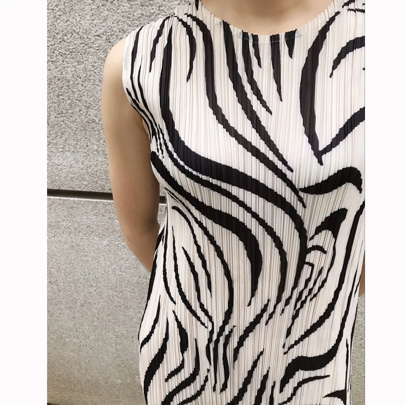 Miyake модное складное Платье с принтом зебры без рукавов с круглым вырезом прямое платье доступно