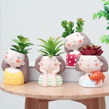 

4Pcs/Lot Sweet girl Resin Planter for Succulents Mini Bonsai Flowerpot Desktop Pot Bonsai Flower Planter Flowerpot Desk Decor
