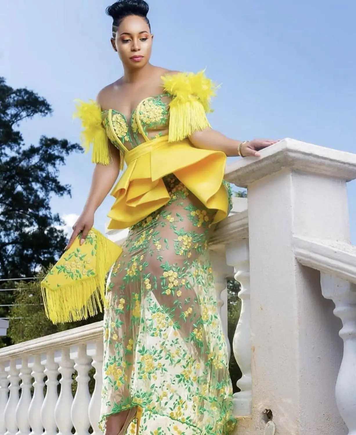 

Wholesale High Quality Unique Embroidered Pattern Design French Lace Dress Latest High Discount African Guipure Lace Fabric