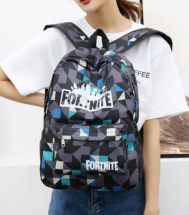 The same rhombus student canvas bag around the game