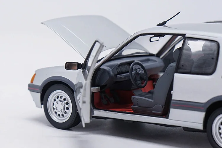 1:18 высокое тщательное 1991 PEUGEOT 205 GTI сплав модель автомобиля статические металлические модельные автомобили с оригинальной коробкой