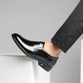 

Leather Men Loafer Shoes outdoor fashion breathable Slip on Mens Dress Shoesflats moccasins business Wedding Party Formal Shoes