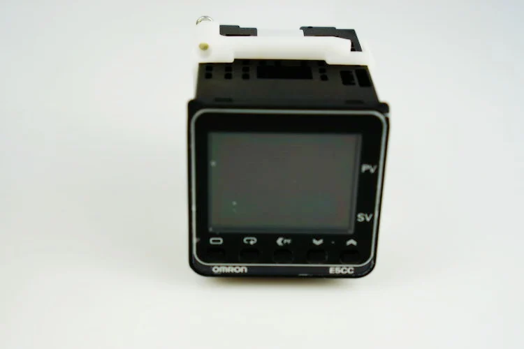 Цифровой регулятор температуры E5CC-QX2ASM-800
