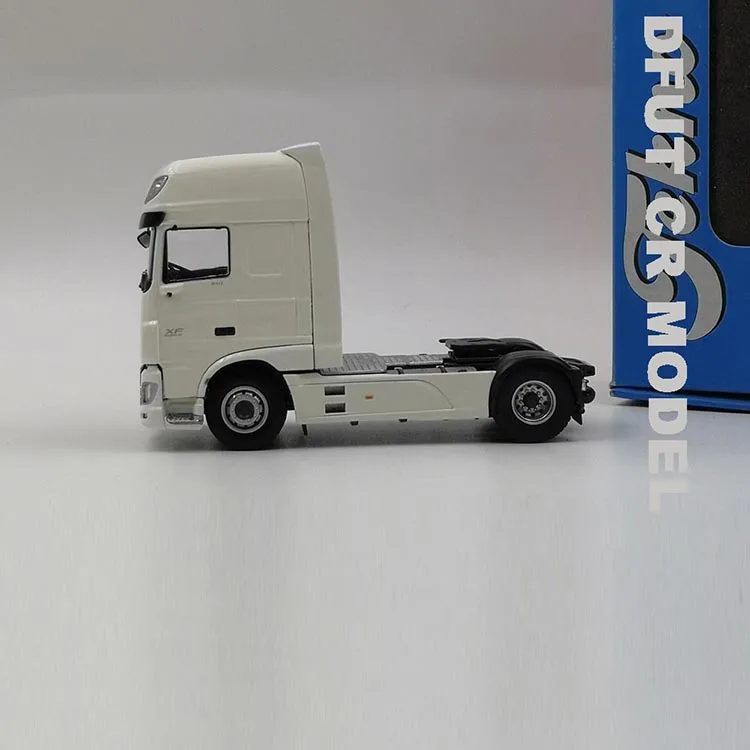 Литой автомобиль 1:50 64555 XF EUR6 SSC автомобиль литой модельный автомобиль игрушка в коробке для подарка/коллекции/детей/украшения